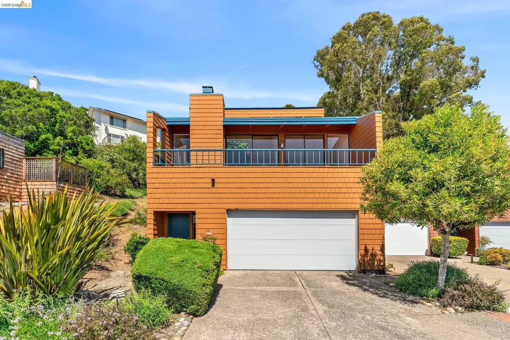 10 Sereno Circle Oakland CA 94619