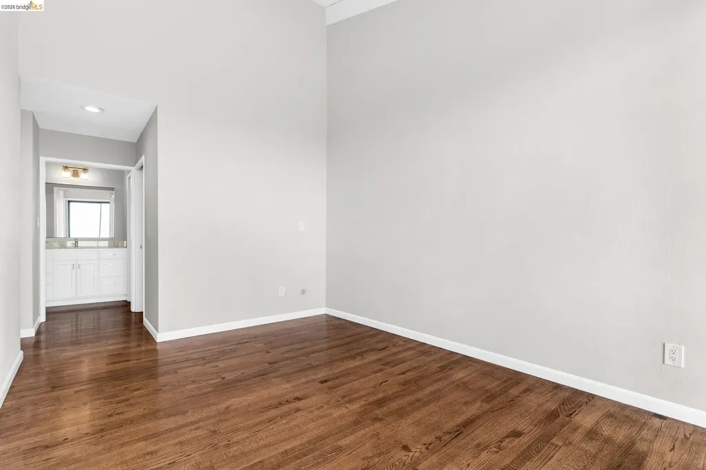 10 Sereno Circle Oakland CA 94619