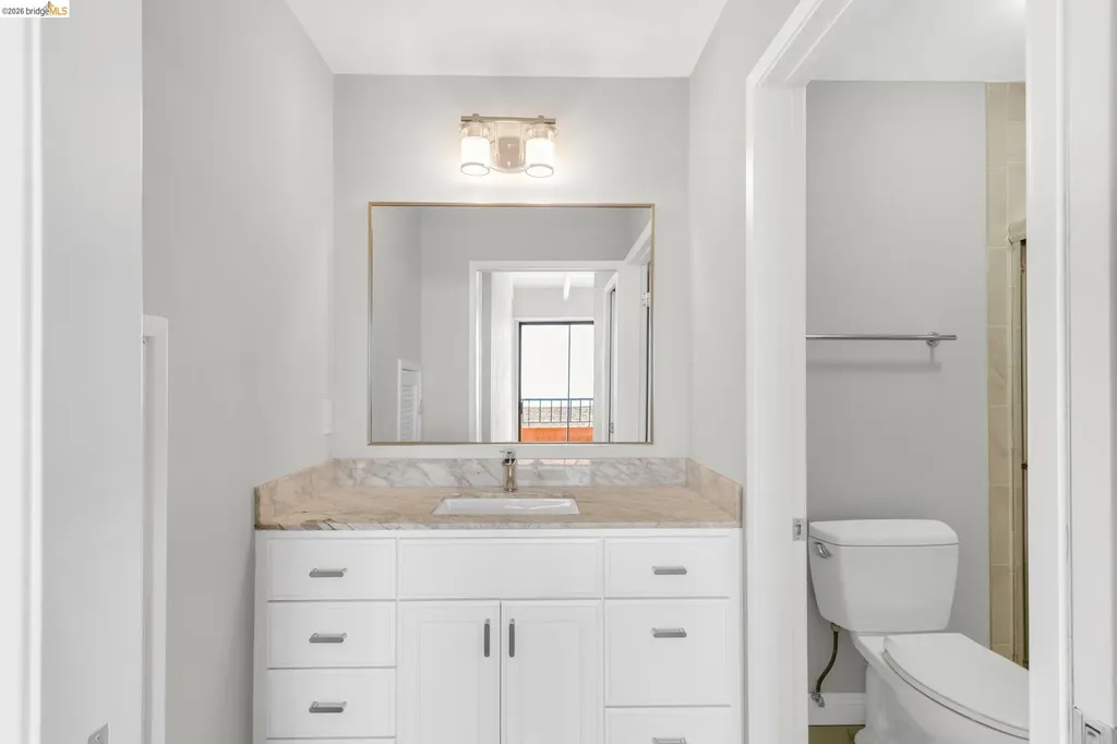10 Sereno Circle Oakland CA 94619