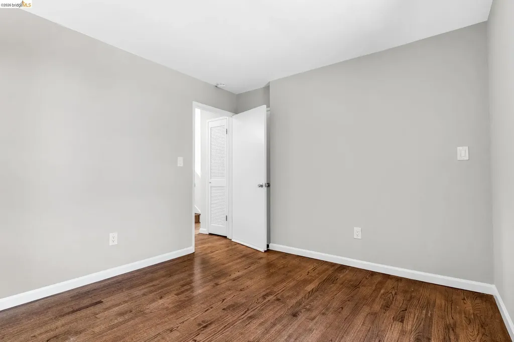 10 Sereno Circle Oakland CA 94619