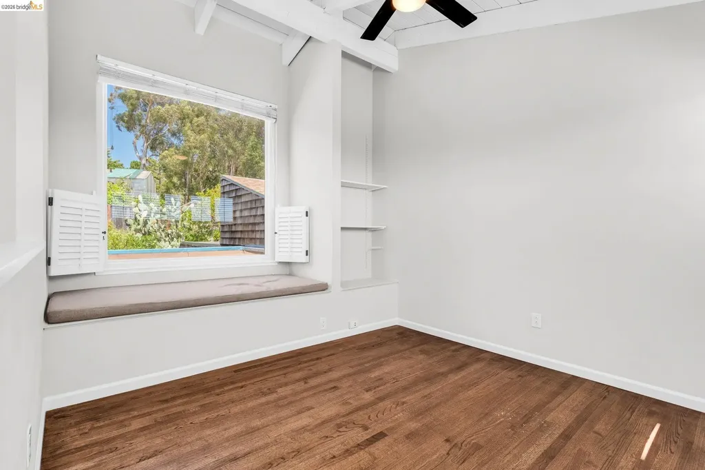 10 Sereno Circle Oakland CA 94619