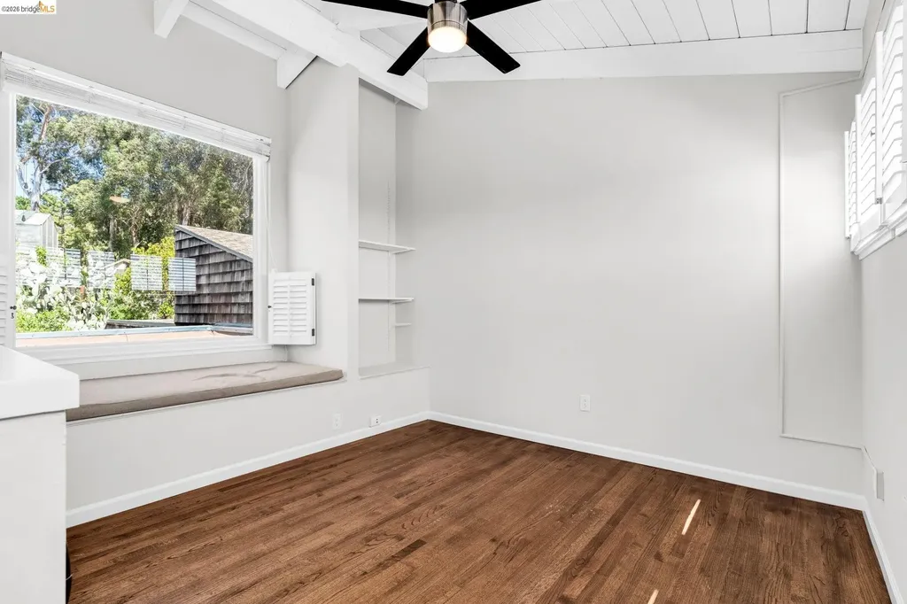 10 Sereno Circle Oakland CA 94619