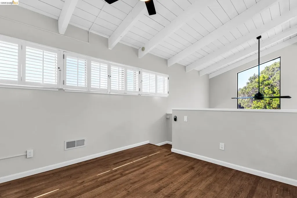10 Sereno Circle Oakland CA 94619