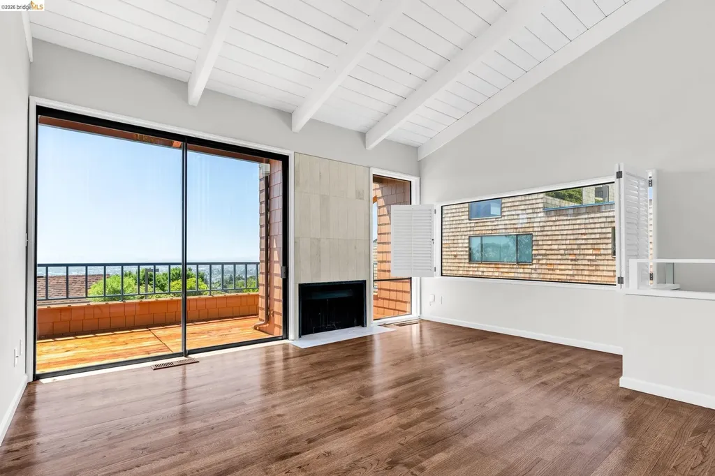 10 Sereno Circle Oakland CA 94619