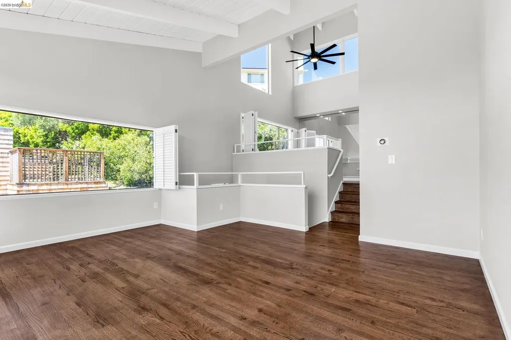 10 Sereno Circle Oakland CA 94619