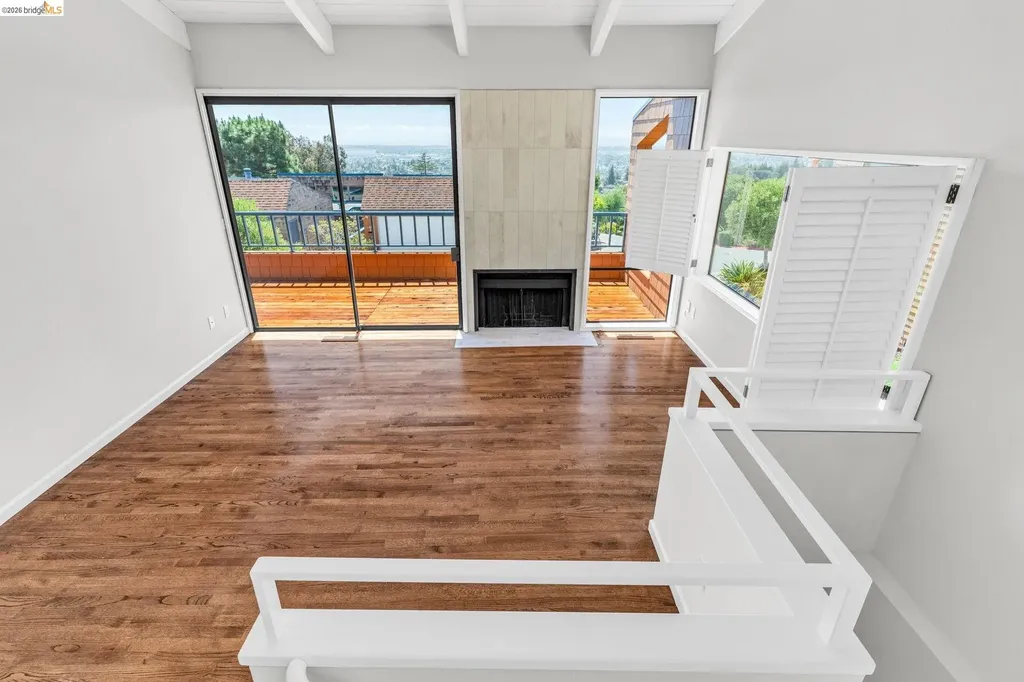 10 Sereno Circle Oakland CA 94619