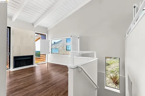 10 Sereno Circle Oakland CA 94619