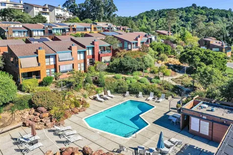 10 Sereno Circle Oakland CA 94619