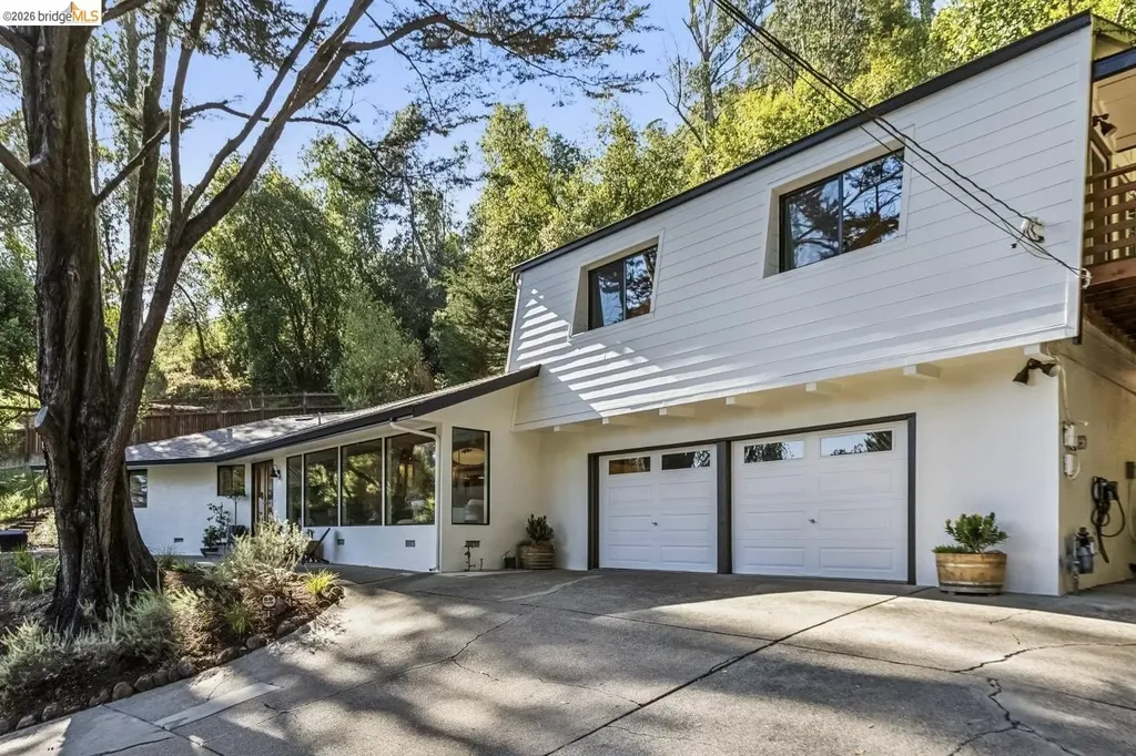 6742 Pinehaven Road Oakland CA 94611
