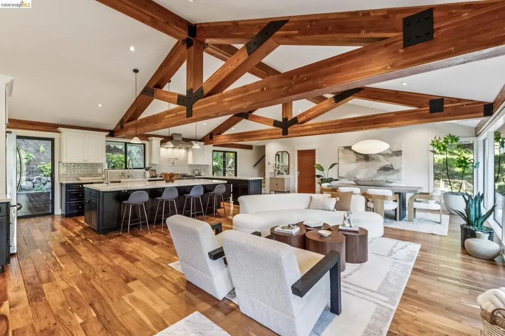 6742 Pinehaven Road Oakland CA 94611