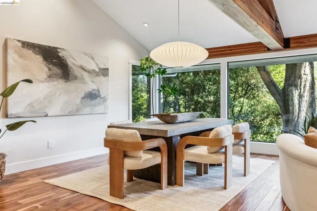 6742 Pinehaven Road Oakland CA 94611