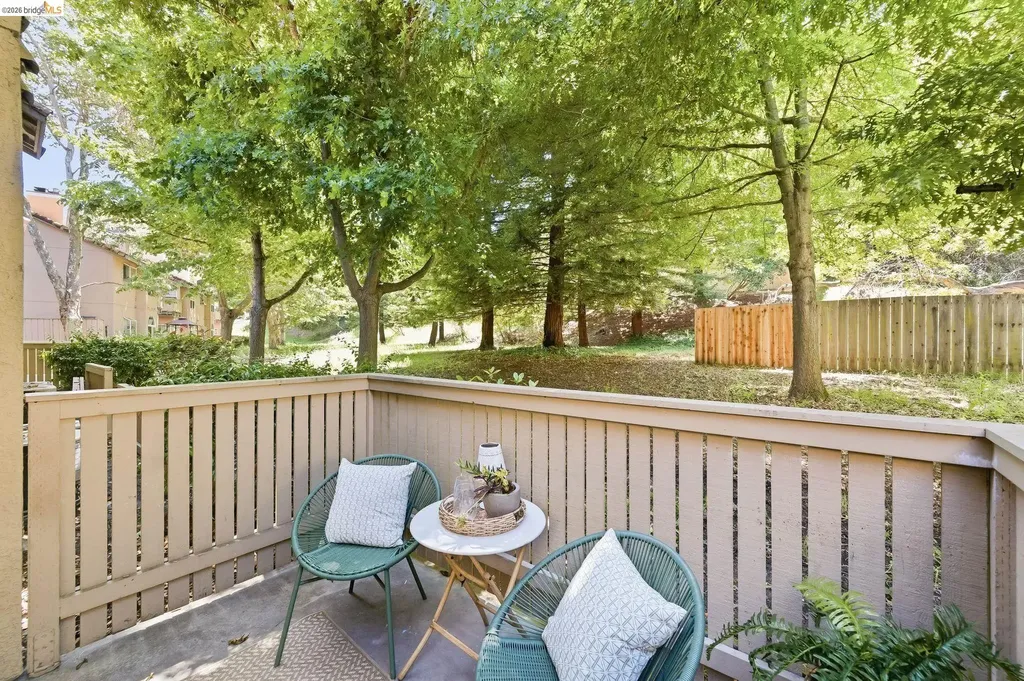 605 Forest Run Hercules CA 94547