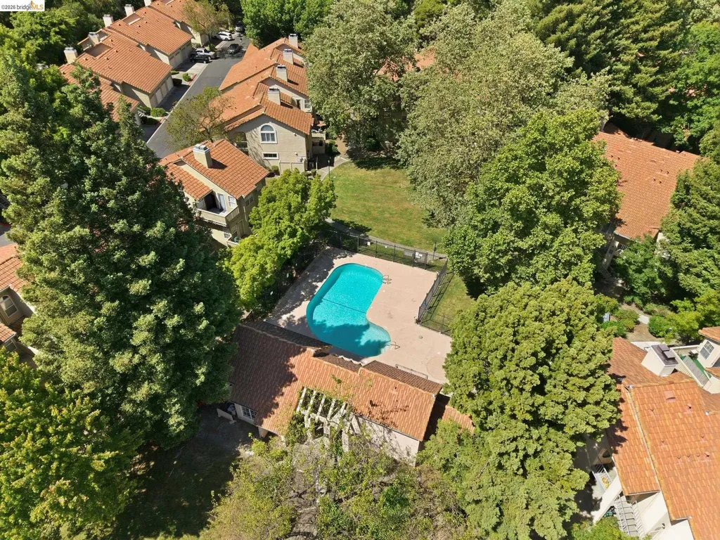 605 Forest Run Hercules CA 94547