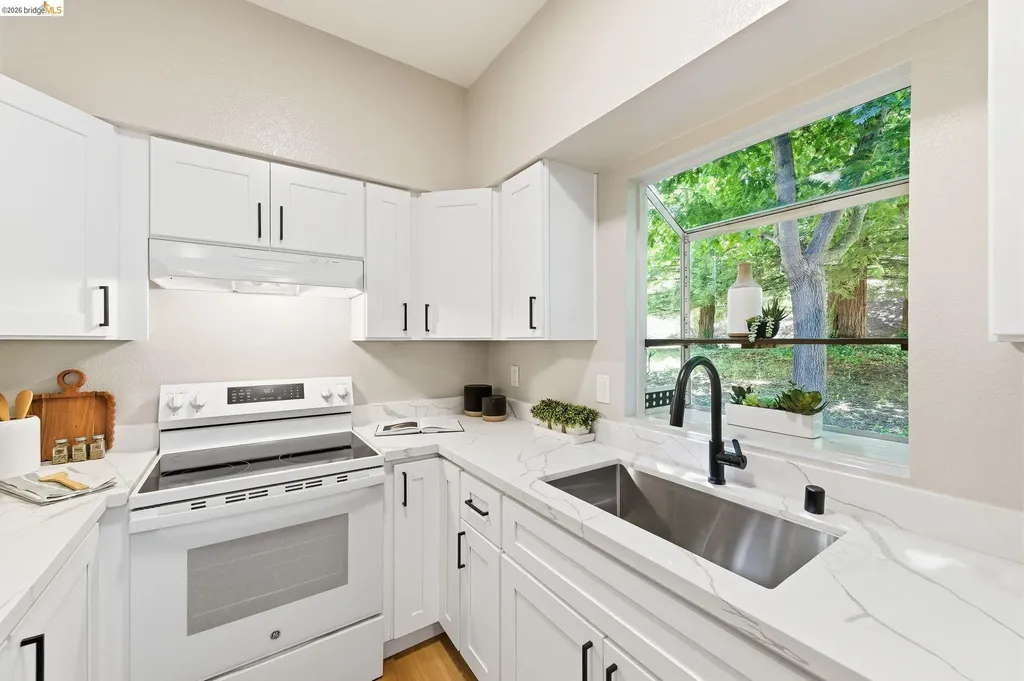 605 Forest Run Hercules CA 94547