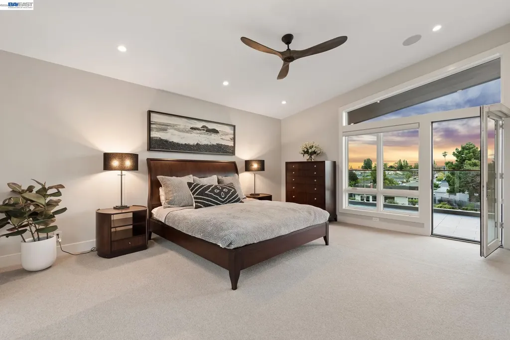 1235 Hawthorne Street Alameda CA 94501