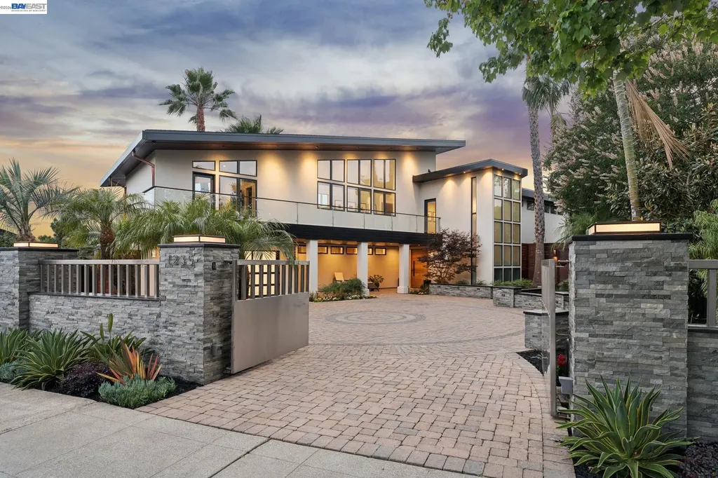 1235 Hawthorne Street Alameda CA 94501