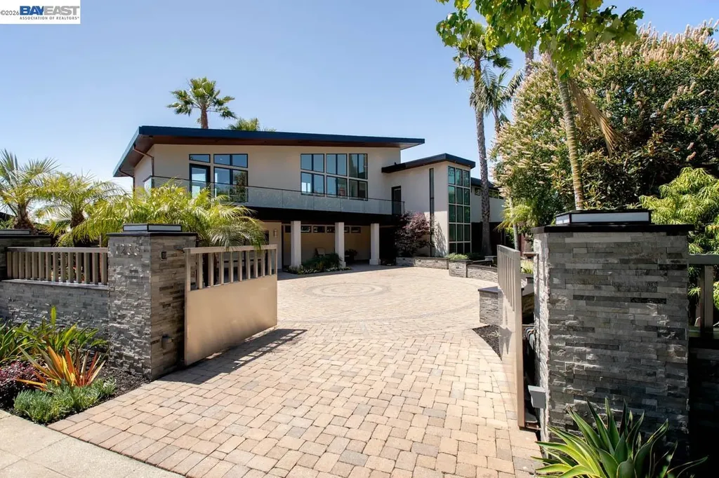 1235 Hawthorne Street Alameda CA 94501