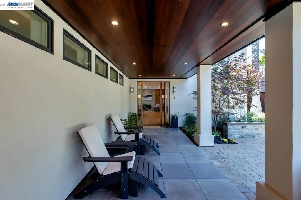 1235 Hawthorne Street Alameda CA 94501