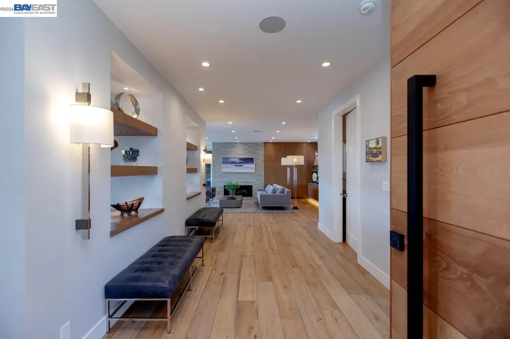 1235 Hawthorne Street Alameda CA 94501