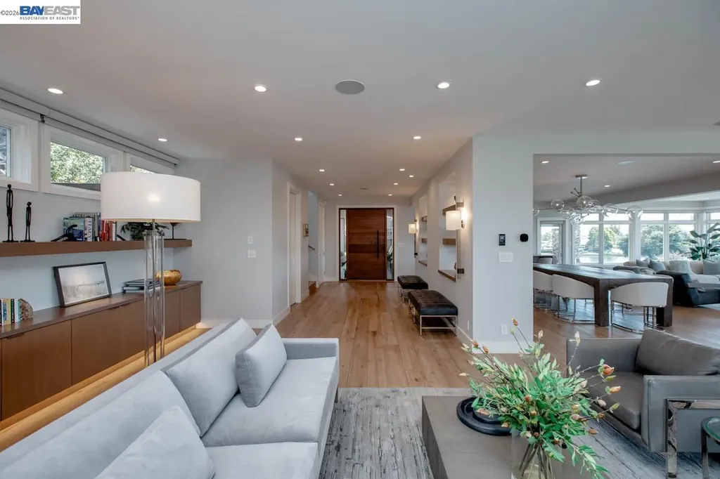 1235 Hawthorne Street Alameda CA 94501