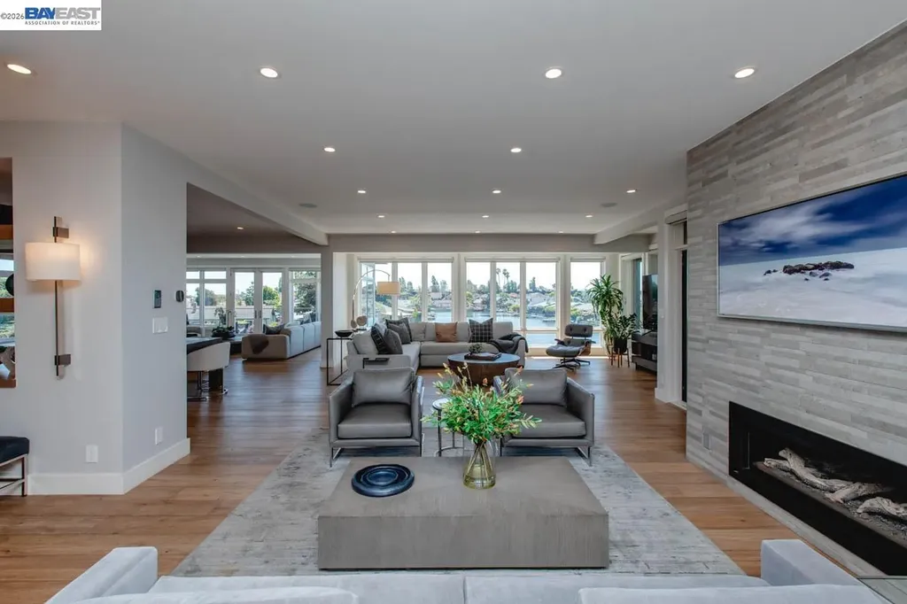1235 Hawthorne Street Alameda CA 94501