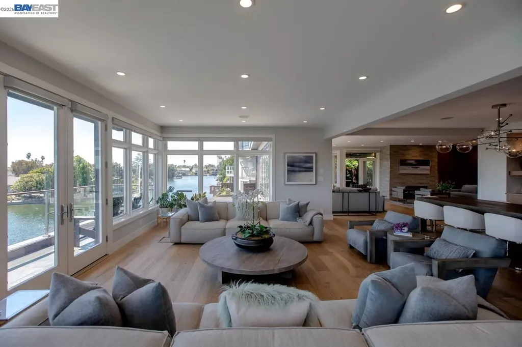 1235 Hawthorne Street Alameda CA 94501