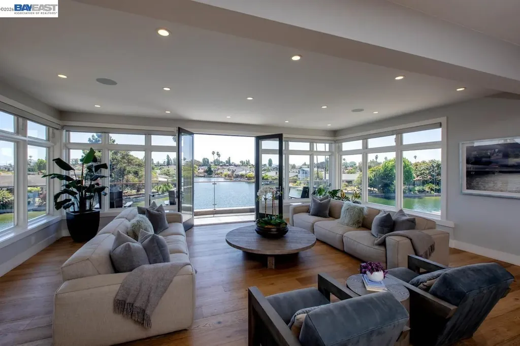1235 Hawthorne Street Alameda CA 94501