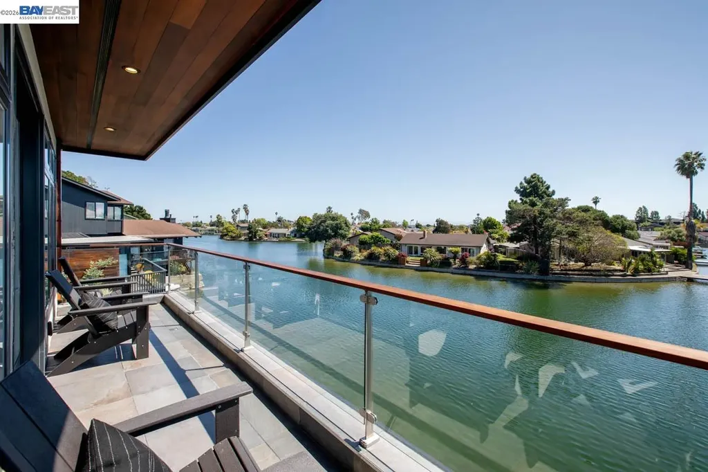 1235 Hawthorne Street Alameda CA 94501