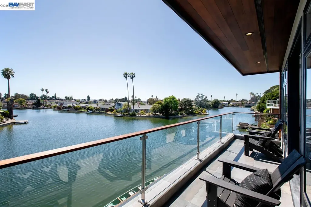 1235 Hawthorne Street Alameda CA 94501