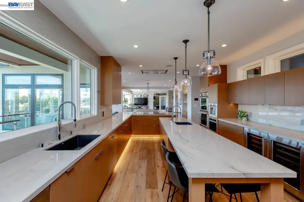 1235 Hawthorne Street Alameda CA 94501