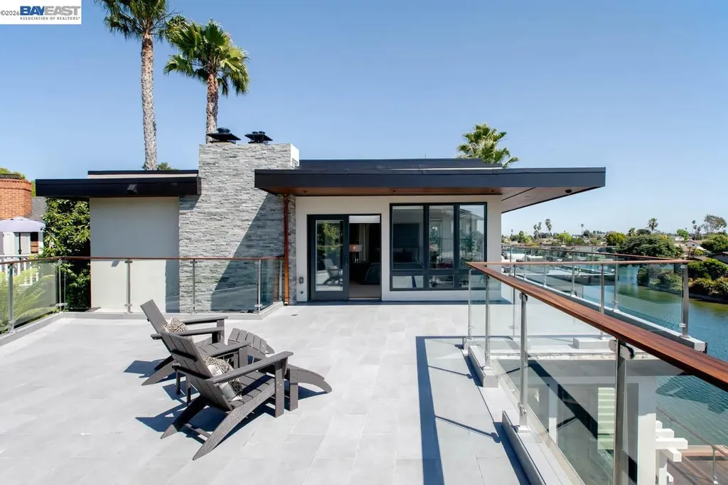 1235 Hawthorne Street Alameda CA 94501