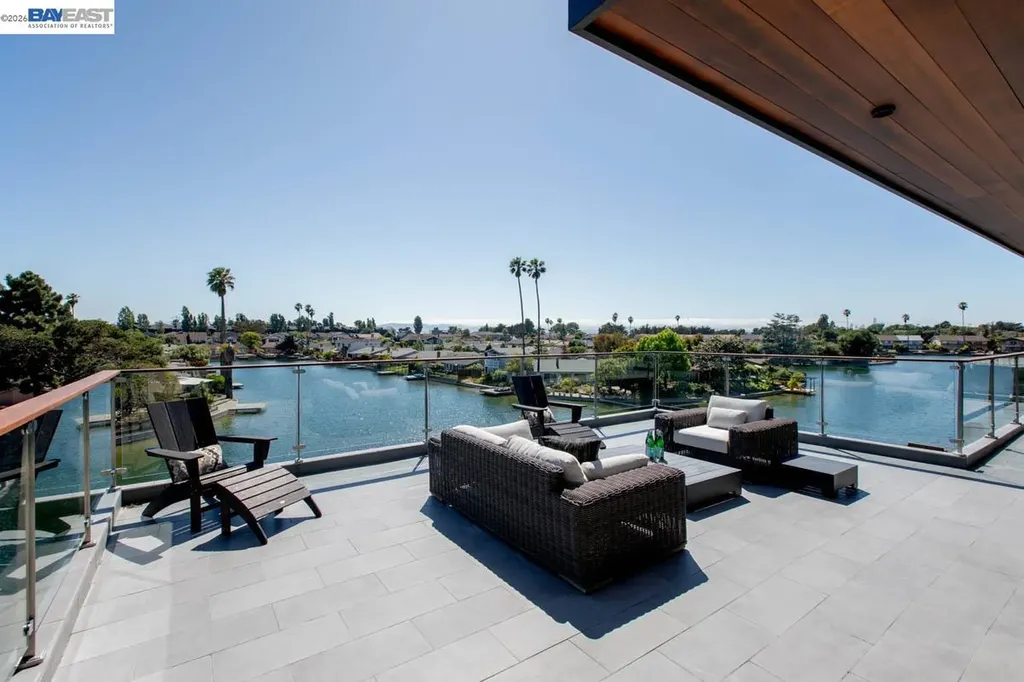 1235 Hawthorne Street Alameda CA 94501
