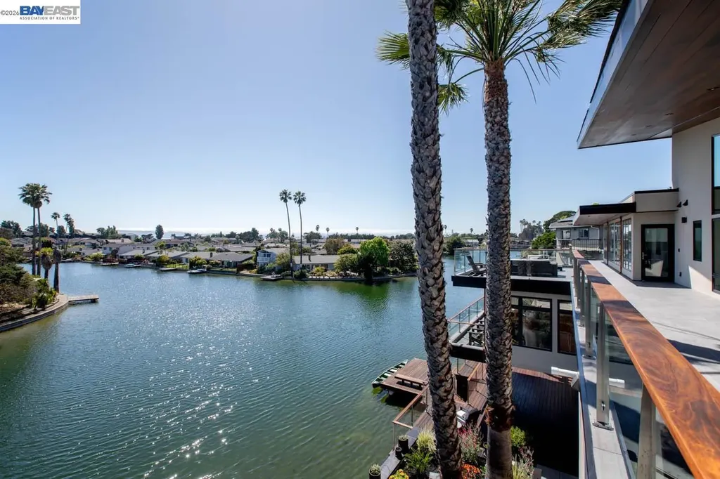 1235 Hawthorne Street Alameda CA 94501