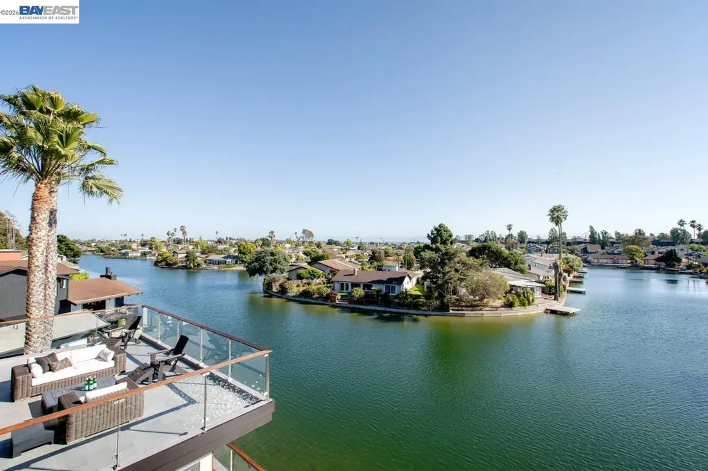 1235 Hawthorne Street Alameda CA 94501