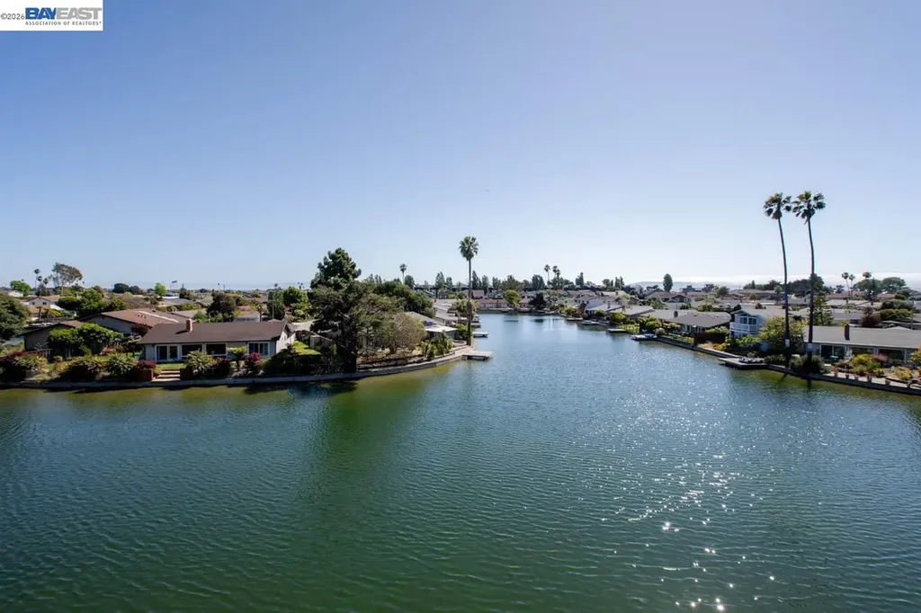 1235 Hawthorne Street Alameda CA 94501
