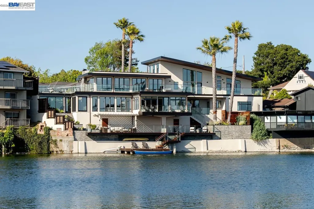 1235 Hawthorne Street Alameda CA 94501