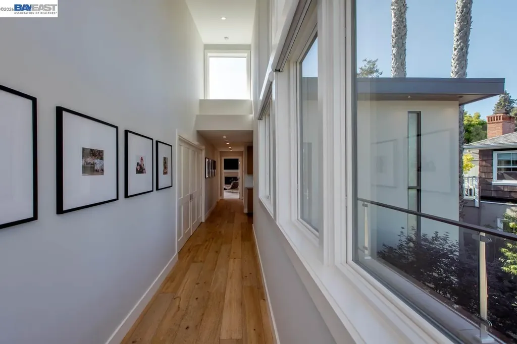 1235 Hawthorne Street Alameda CA 94501