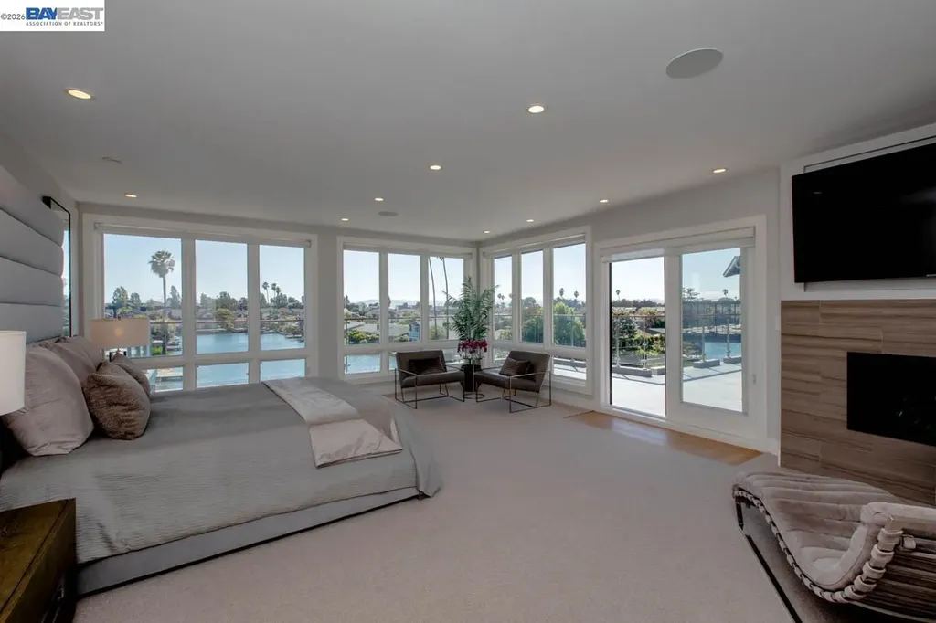 1235 Hawthorne Street Alameda CA 94501