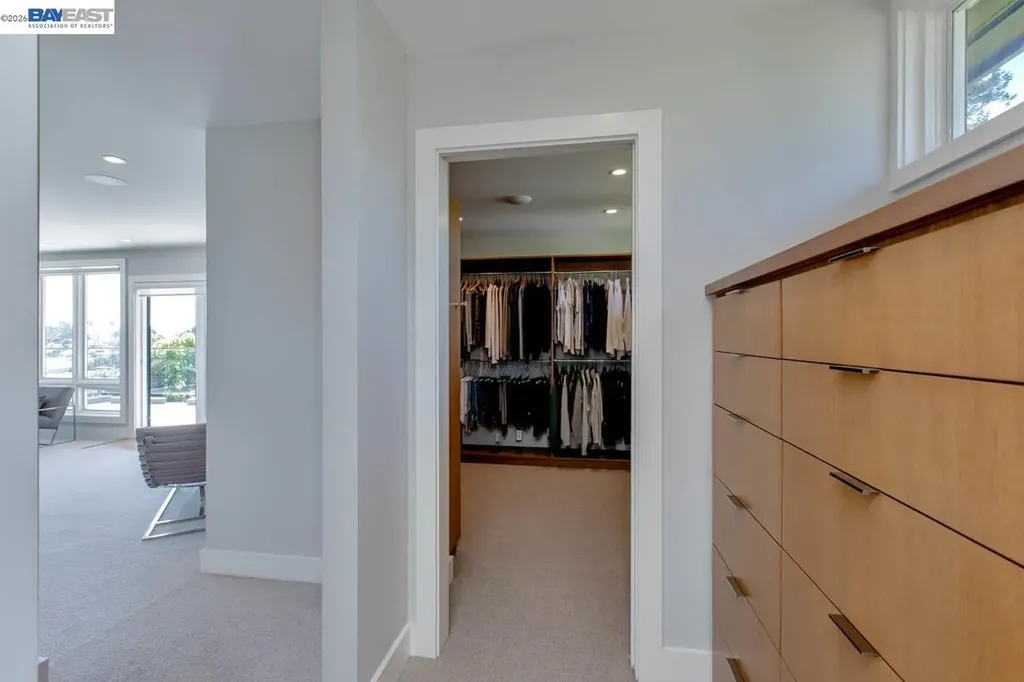 1235 Hawthorne Street Alameda CA 94501