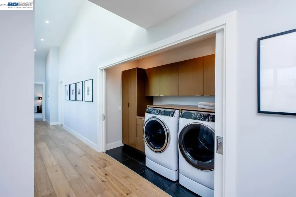 1235 Hawthorne Street Alameda CA 94501