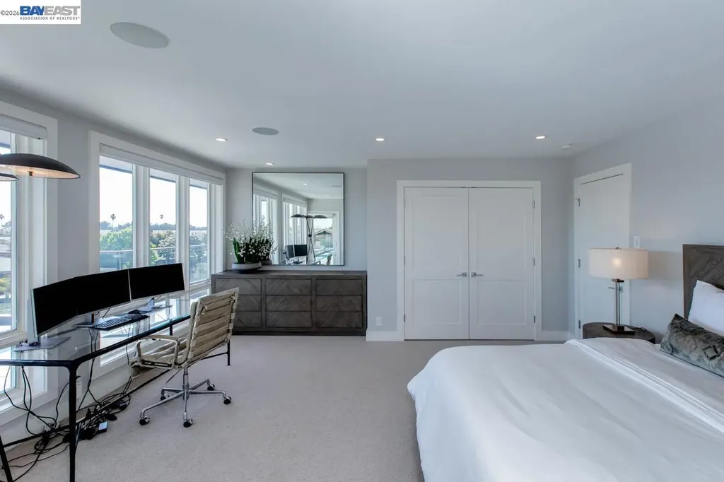 1235 Hawthorne Street Alameda CA 94501