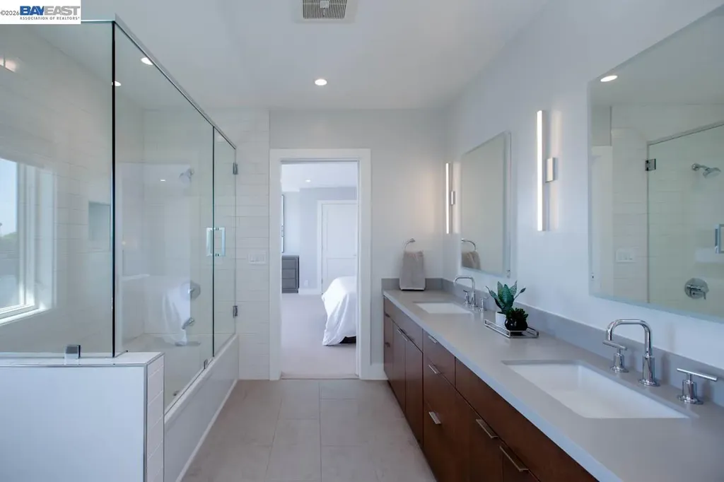 1235 Hawthorne Street Alameda CA 94501