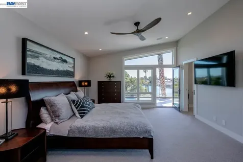 1235 Hawthorne Street Alameda CA 94501
