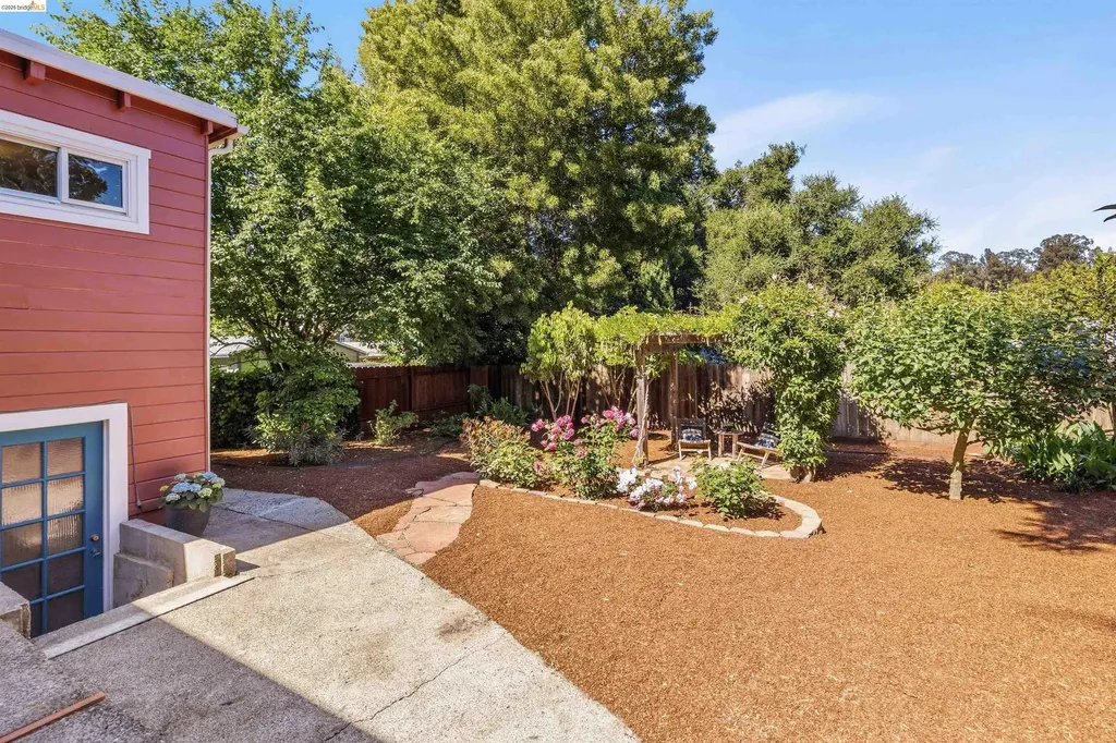 8108 Greenly Drive Oakland CA 94605