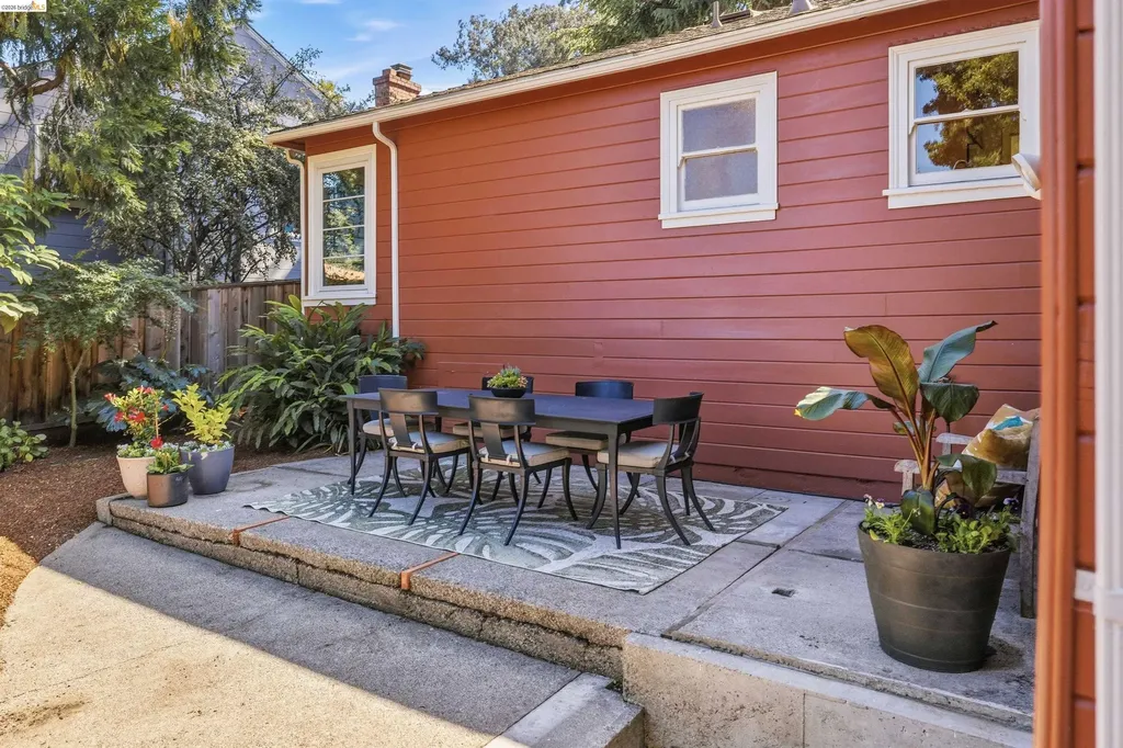 8108 Greenly Drive Oakland CA 94605