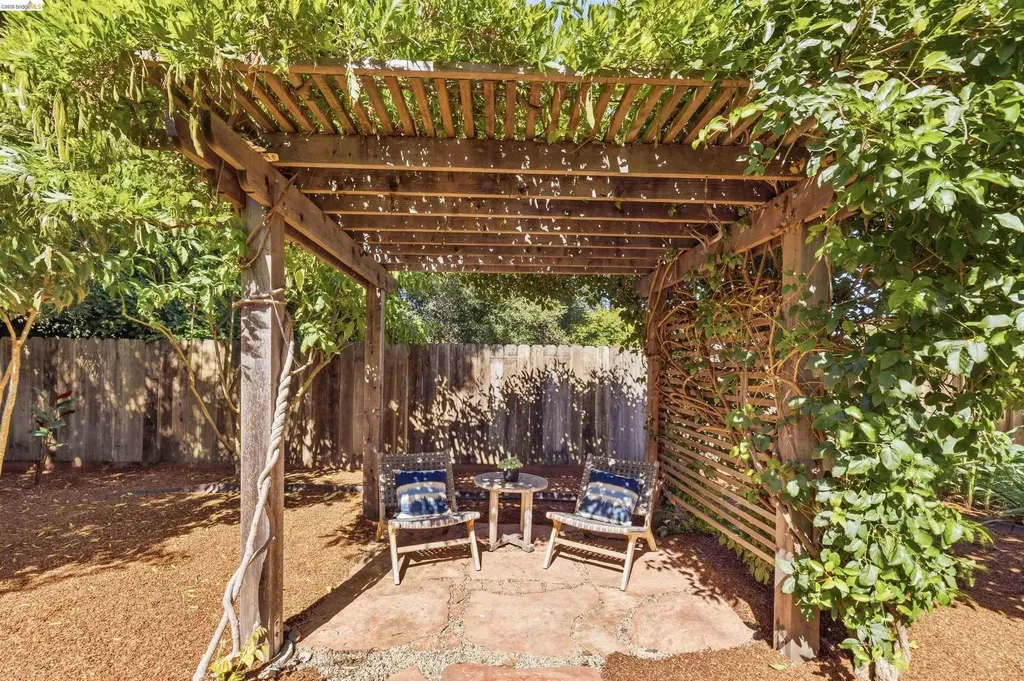 8108 Greenly Drive Oakland CA 94605