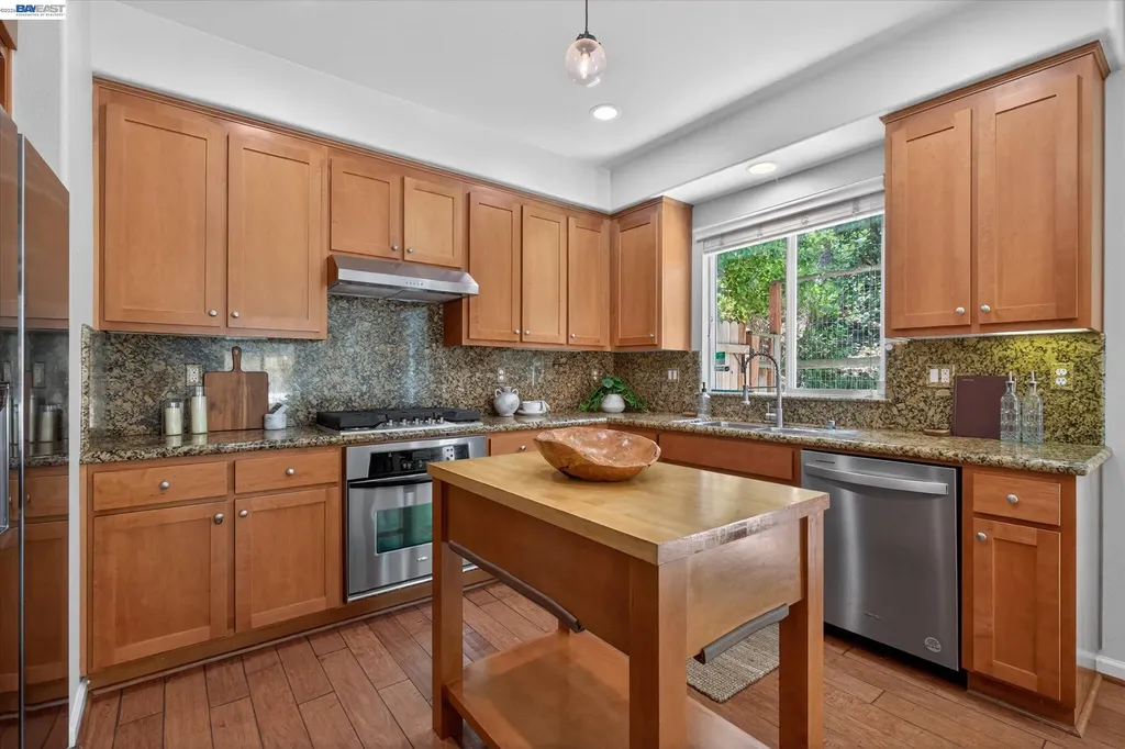 5880 Hillbrook Place Dublin CA 94568