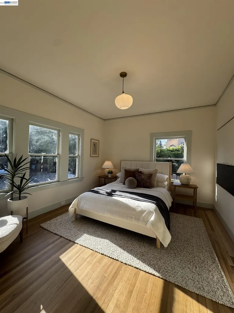 2221 Roosevelt Berkeley CA 94703