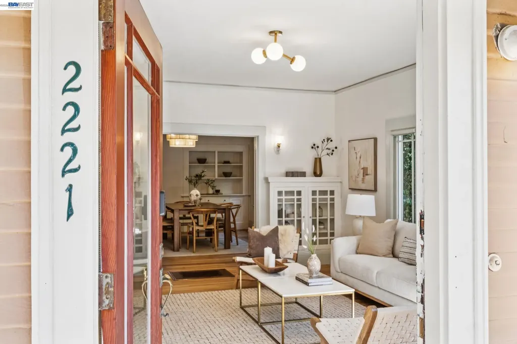 2221 Roosevelt Berkeley CA 94703