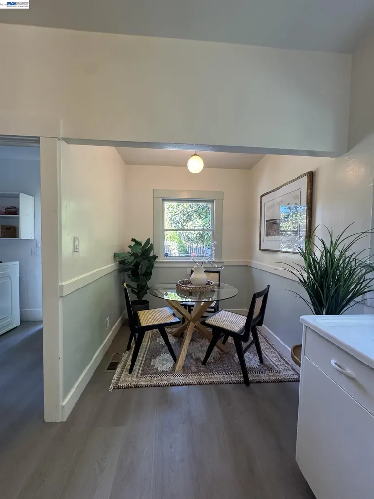 2221 Roosevelt Berkeley CA 94703